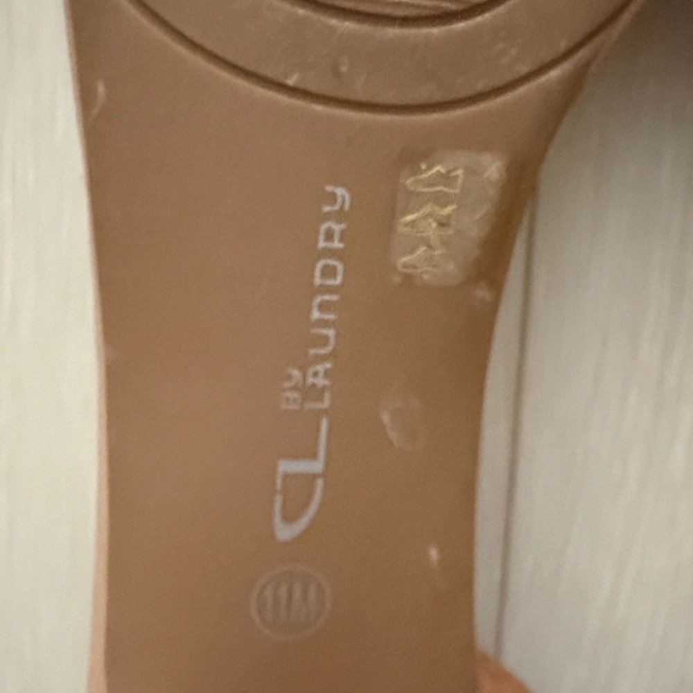 ✨ CL by Laundry Tan Ankle Strap Heels - Picture 10 of 10